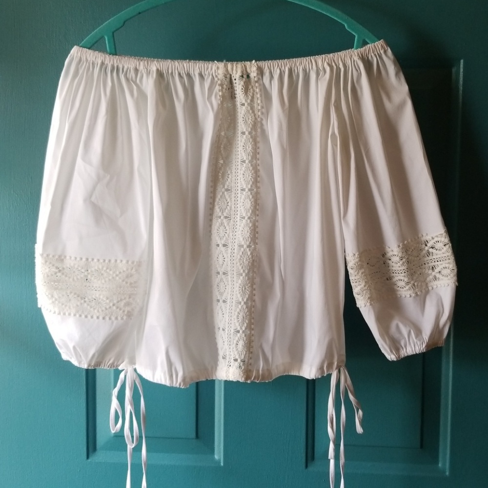 NWOT Off the Shoulder Top